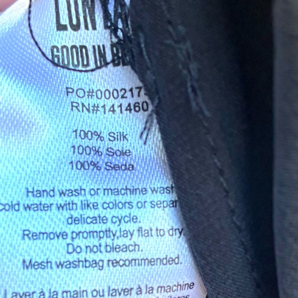 Lunya NWT Black Washable Silk Pajama Top Sz XL - Picture 5 of 6